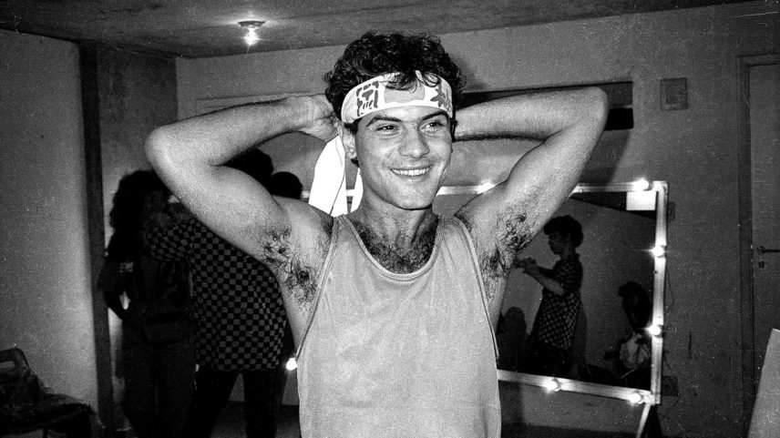 Cazuza em 1984, no backstage de show na Praça da Apoteose, no Rio de Janeiro (Foto: Reprodução/Marcos Bonisson)