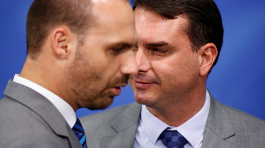 Eduardo e Flávio Bolsonaro (Foto: Não informado)