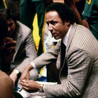 Lenny Wilkens recebe homenagem com estátua em frente à Climate Pledge Arena