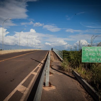 Fronteira do Brasil muda regras de trânsito e gera confusão entre motoristas