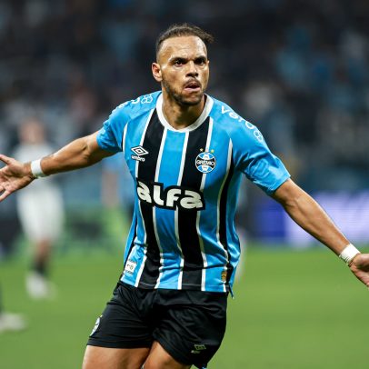 Grêmio confirma renovação de contrato com Braithwaite por mais uma temporada