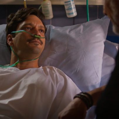 Vanderson finge amnésia no hospital para enganar Jaques em nova trama de novela