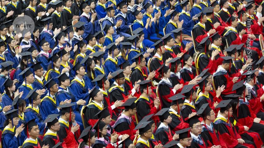 Mais de 600.000 estudantes estavam matriculados em programas de doutorado na China em 2023. (Foto: ChinaImages/Sipa USA via Alamy)