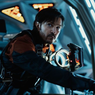 Diego Luna critica Donald Trump e condena violência e terror em programa de TV
