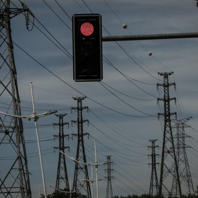 Governo e Congresso intensificam conflito sobre projeto do IOF e contas de luz