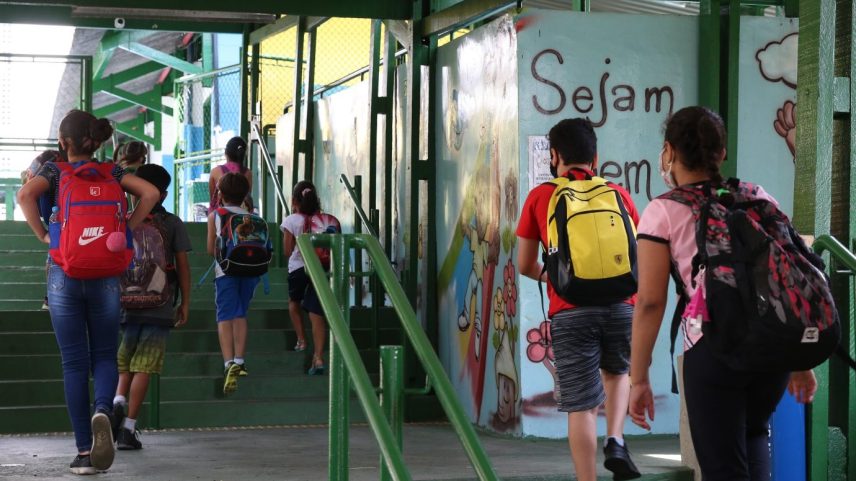 Prédio no Brás em São Paulo pega fogo e corre risco de desabar (Foto: Reprodução)