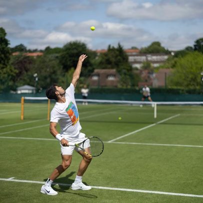 Alcaraz realiza treino com Fonseca e mostra habilidades em Wimbledon