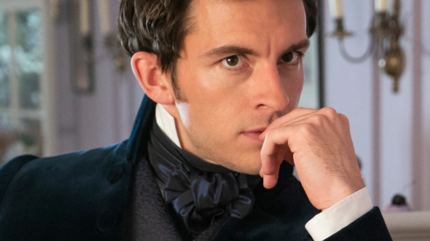O ator Jonathan Bailey deu uma atualização importante sobre o futuro de seu personagem da quarta temporada de Bridgerton, série original da Netflix - confira (Foto: Reprodução)