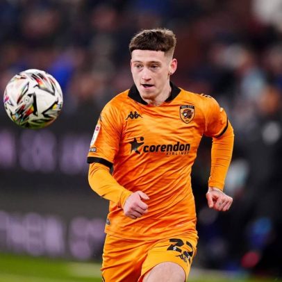 Louie Barry é negociado pelo Aston Villa e deve se transferir para o Hull City