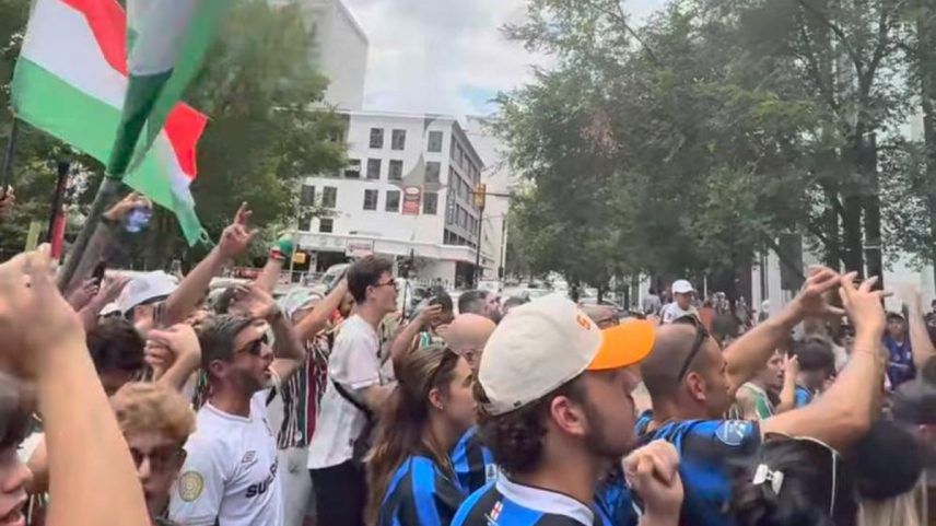 Torcedores do Fluminense provocam Lautaro Martínez, atacante da Inter de Milão (Foto: Reprodução/Redes sociais)