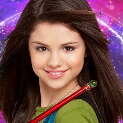 Selena Gomez retorna como protagonista na nova temporada de Feiticeiros de Waverly Place
