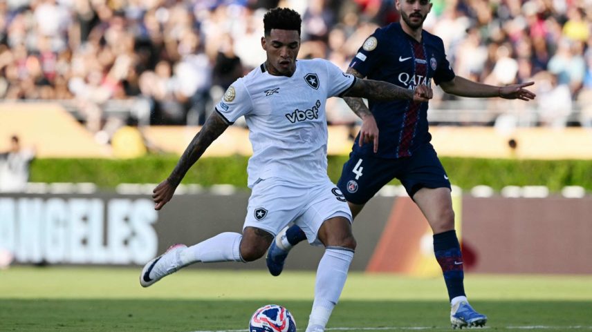 Igor Jesus fez o gol do Botafogo na vitória sobre o Paris Saint-Germain (Foto: Yuri Cortez/AFP)