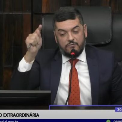 Rodrigo Bacellar se distancia de Cláudio Castro em meio a confusão na Alerj