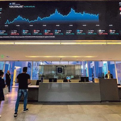Dólar cai, ouro sobe 25% e bolsa registra alta de 15% no primeiro semestre