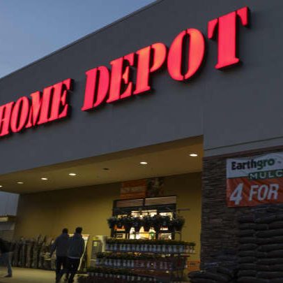 Home Depot aposta em clientes profissionais, mas Jim Cramer expressa preocupações