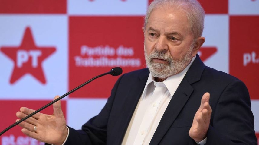 O presidente Lula em entrevista na sede do PT (Foto: Evaristo Sá/AFP)