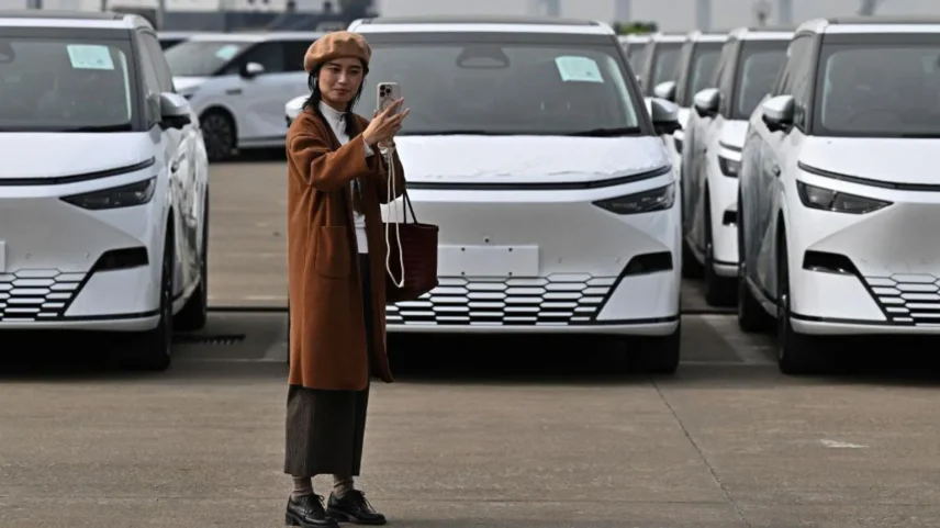 Quase metade de todos os carros vendidos na China no ano passado eram elétricos (Foto: Getty Images)
