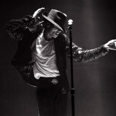 Michael Jackson gera quase R$ 19 bilhões em faturamento póstumo com sua música