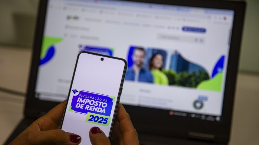 Imposto de Renda: segundo lote de restituição será pago na segunda-feira (Foto: Alexandre Cassiano/Agência O Globo)