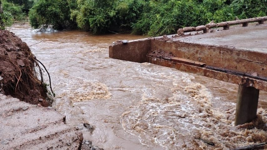 Ponte foi destruída pelas chuvas em Jaguari (RS), que decretou estado de calamidade pública (Foto: Obtido pelo UOL)
