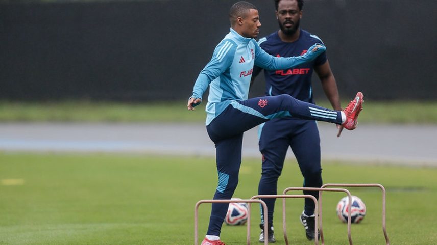 De la Cruz ainda na transição (Foto: Flamengo)