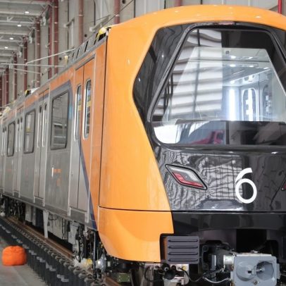 Trem da Linha 6-Laranja do metrô finalmente chega a São Paulo após longos atrasos