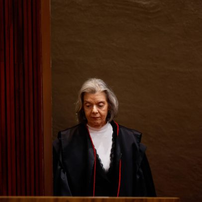 Cármen Lúcia completa dois anos na presidência do TSE e enfrenta pressão por decisões