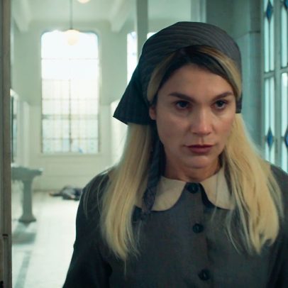 Sandra escapa da prisão e desaparece em nova reviravolta da novela Êta Mundo Melhor!