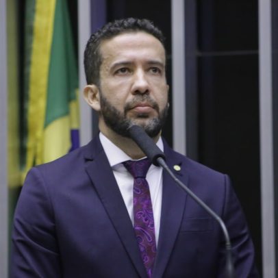 Câmara vive tumulto com gritos de 'rachadinha' após anúncio de tarifas de Trump