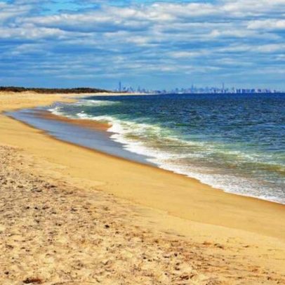 Praia secreta de Nova Jersey é eleita a 3ª melhor dos EUA e permite nudismo