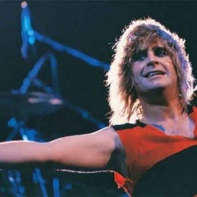 Ozzy Osbourne relembra momentos com camisas de clubes como Flamengo e Corinthians