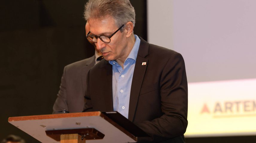 Romeu Zema em cerimônia de posse da diretoria da Agência Reguladora de Transportes de Minas Gerais (Foto: Dirceu Aurelio/Governo MG/Divulgação)