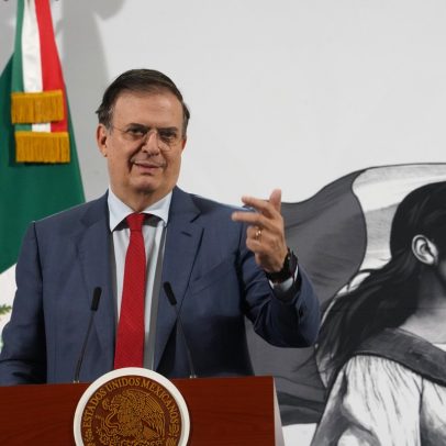México critica tarifas de 30% de Trump e se prepara para negociações urgentes