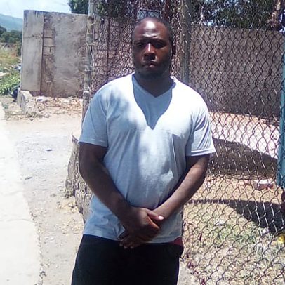 Cidadão americano deportado para a Jamaica após nascer em base militar na Alemanha