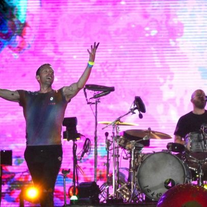 CEO de empresa se demite após ser flagrado com diretora em show do Coldplay