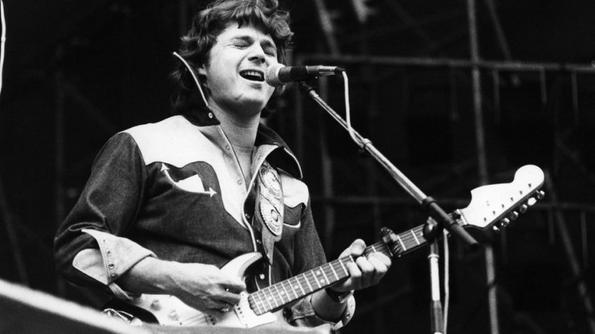 Culpe o clima, diz o frontman do rock 'n roll aos fãs (Foto: Reprodução)