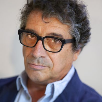 'Família é descrita como zona de guerra por autor Sandro Veronesi na Flip'