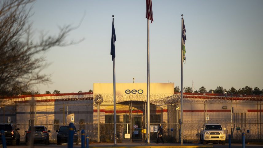 Instalação do Serviço de Imigração e Controle de Alfândegas dos EUA (ICE) no estado da Louisiana (Foto: Annie Mulligan/The New York Times)
