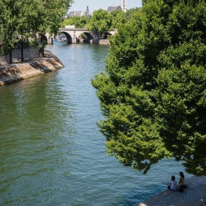 Paris libera natação no rio Sena após um século de proibição