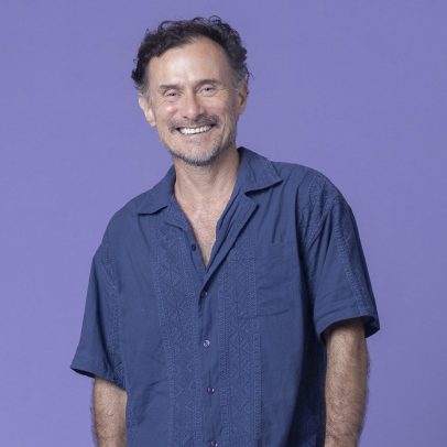 Enrique Diaz será pai de jovem negra no filme 'Três Graças'