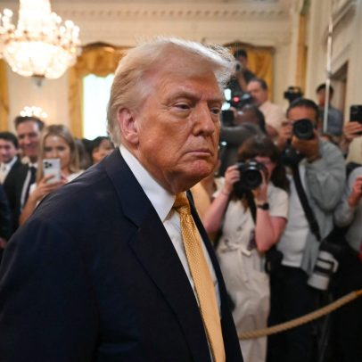 Trump critica liberdade no Brasil enquanto mantém laços com a Arábia Saudita
