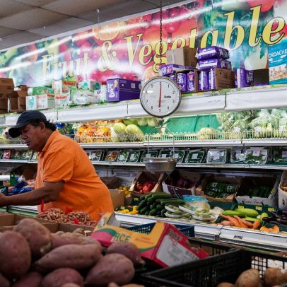Deflação de alimentos impacta supermercados e revela ações mais resilientes