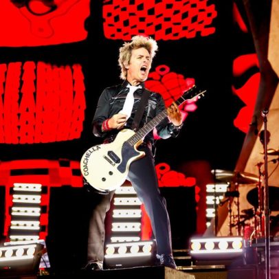 Fã toca música do Oasis no palco do Green Day e é expulso pela banda