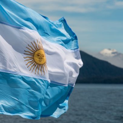 Argentina enfrenta desafios significativos na reforma de sua economia, aponta OCDE