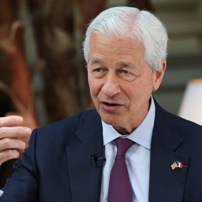 JPMorgan critica ideologia do Partido Democrata e chama opositores de “idiotas”