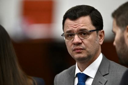 Ex-ministro Anderson Torres, réu pela trama golpista, depõe ao STF. (Foto: EVARISTO SA / AFP)