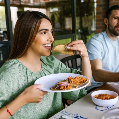 IA analisa restaurantes com base na beleza dos clientes que frequentam