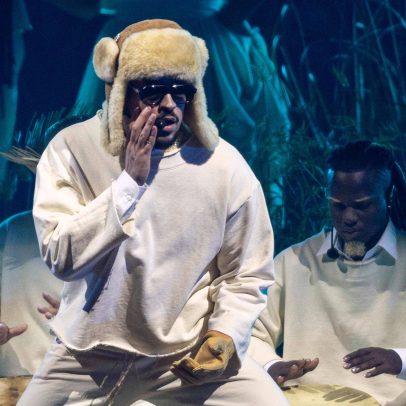 Bad Bunny celebra cultura porto-riquenha em estreia de residência artística em San Juan
