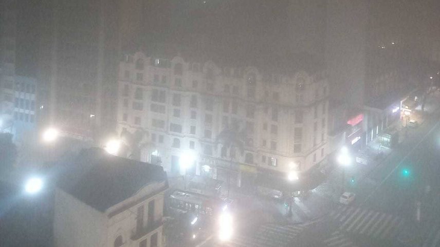 Nevoeiro na região central de São Paulo; previsão indica essa possibilidade neste feriado de 9 de Julho em grande parte do estado (Foto: Cristina Camargo - 2.jun.22/Folhapress)