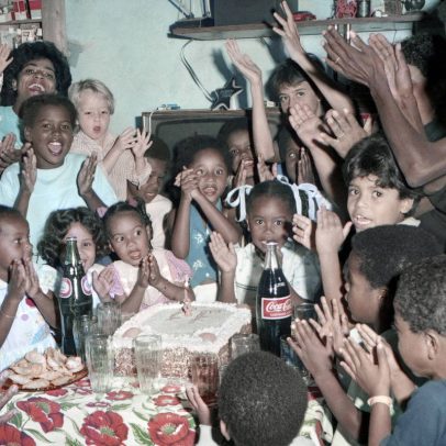 Festival de fotografia em Arles celebra diversidade do Brasil e homenageia Nan Goldin